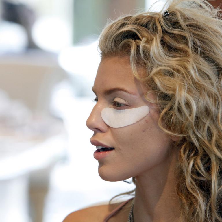  Eye patches: Πώς να επιλέξετε τα κατάλληλα για τις ανάγκες της επιδερμίδας σας
