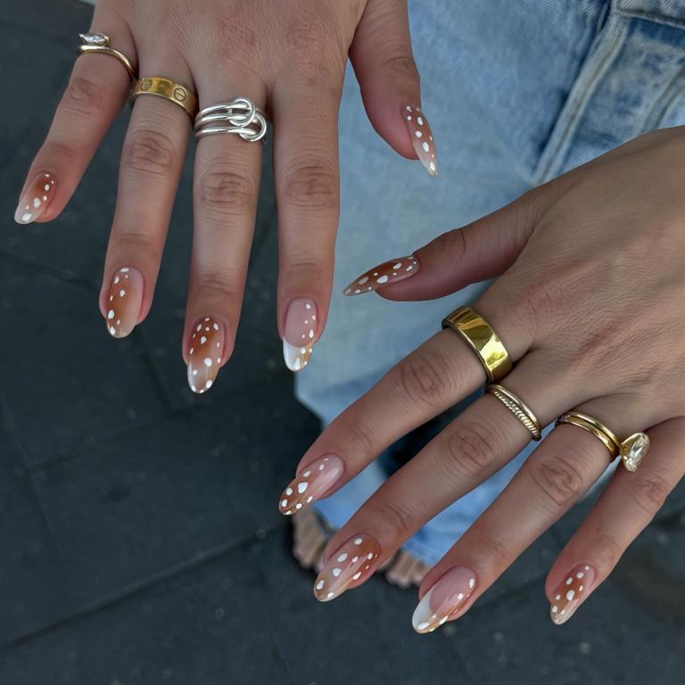 Deer nail print Φωτογραφία/ IG: @maniq.studio