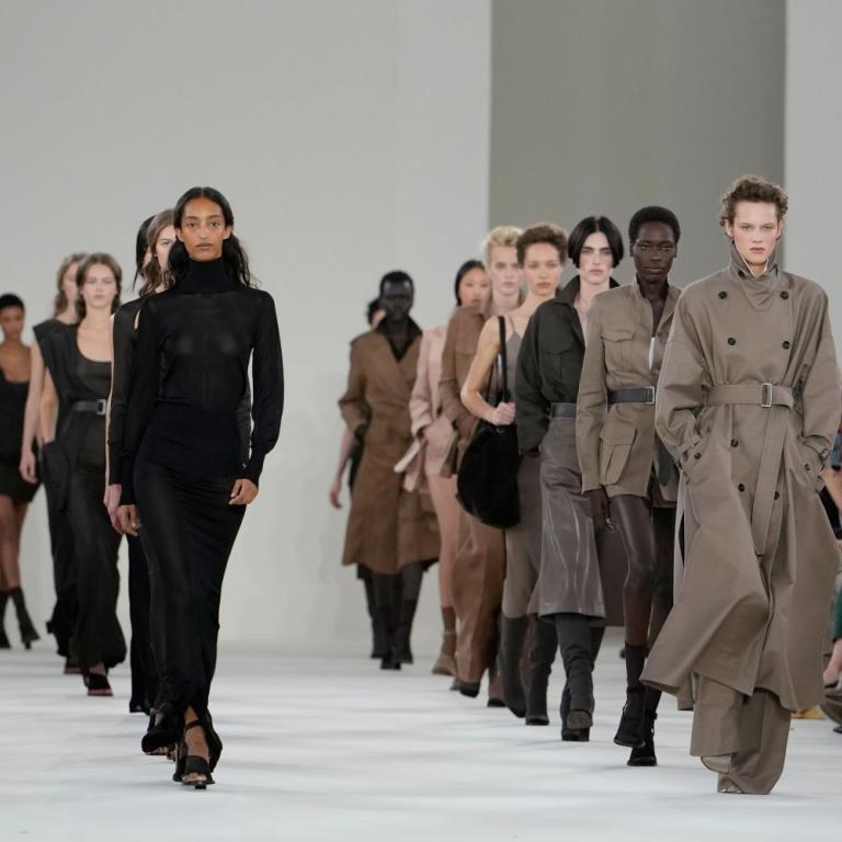 μοντελα στην πασαρελα της max mara ss'27