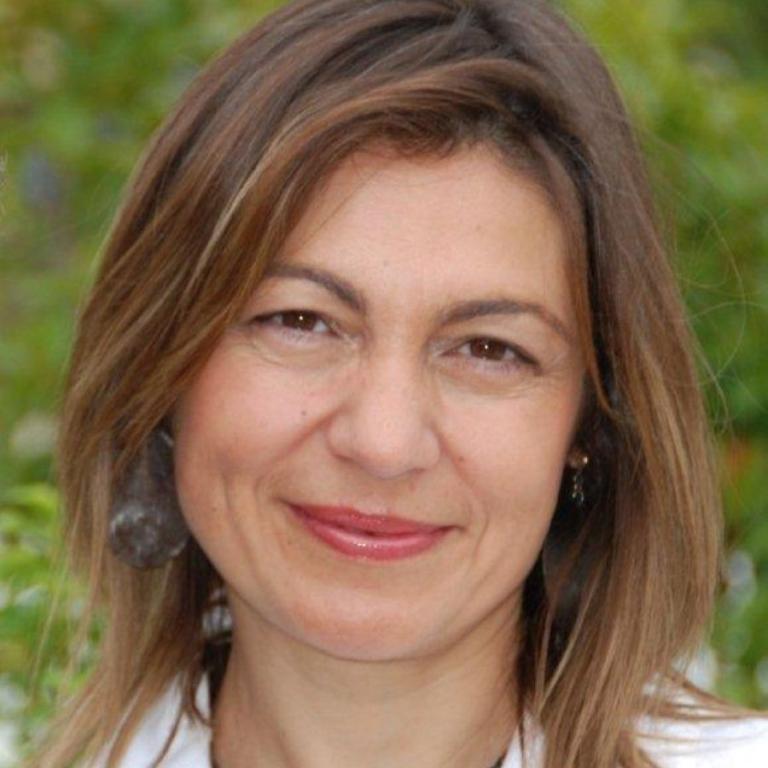 Η ψυχίατρος Χρυσή Γιαννουλάκη εξηγεί πώς τα social media αλλάζουν την ταυτότητά μας -Τι θα άλλαζε στη χρήση τους