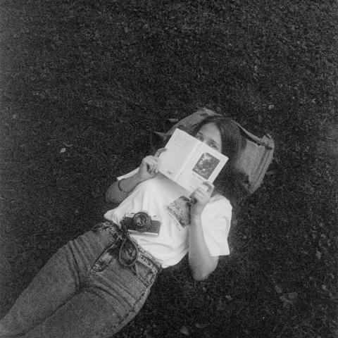 5 μυθιστορήματα για τη βαλίτσα του Πάσχα που δεν θα αφήνετε από τα χέρια σας