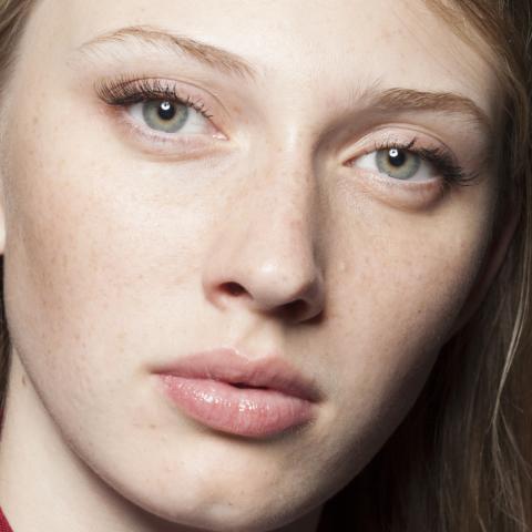 Lip balms που κάνουν τα χείλη να δείχνουν πιο γεμάτα και ενυδατωμένα