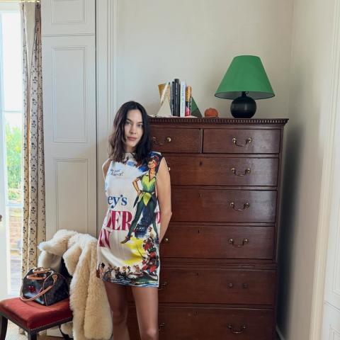 Η Αλέξα Τσανγκ με γιορτινό looκ από τα Zara