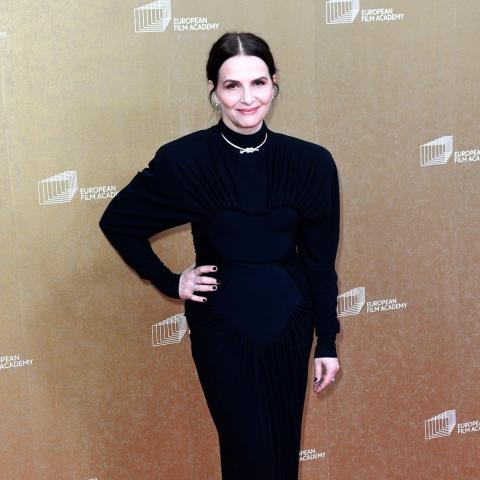 Η Ζιλιέτ Μπινός στο κόκκινο χαλί στο Βερολίνο