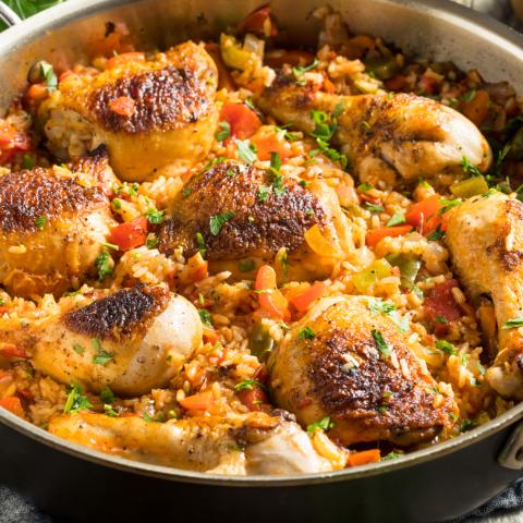 Κοτόπουλο με ρύζι στο φούρνο / Φωτογραφία: Shutterstock