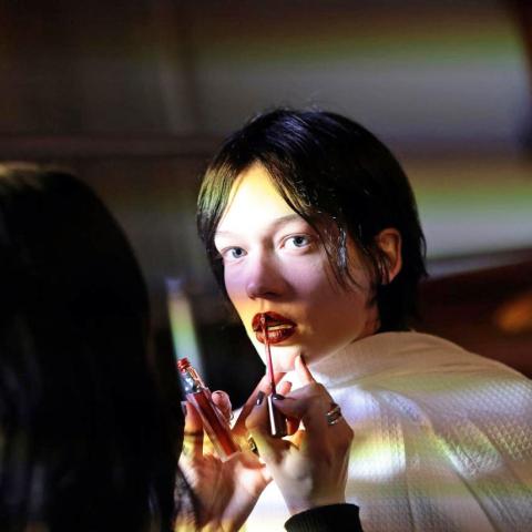 Το κραγιόν και οι γραμμές στα χείλη: Τι κάνει πραγματικά τη διαφορά στο αποτέλεσμα