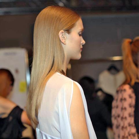 «Bamboo Blonde»: Η ξανθιά απόχρωση που θα κυριαρχήσει το 2026