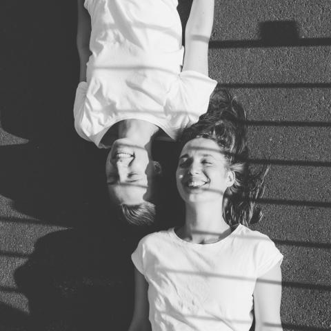 Γιατί κάποιοι άνθρωποι μιλούν ακατάπαυστα; Η Ψυχολογία εξηγεί 