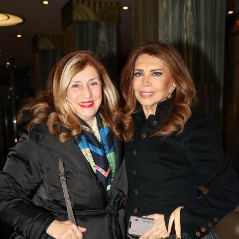 Η Μιμή Ντενίση με την αδερφή της, Σοφία/Φωτογραφία NDP