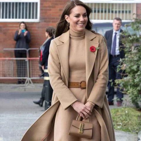 H Kate Middleton και οι Demellier τσάντες της
