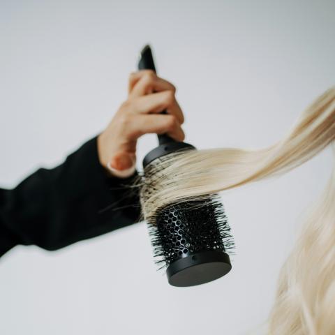 Βούτσα μαλλιών/Φωτογραφία Unsplash 