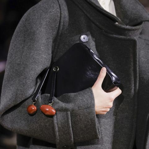 Εβδομάδα Μόδας Παρισιού: Η τάση «no manicure» που κυριάρχησε στις πασαρέλες