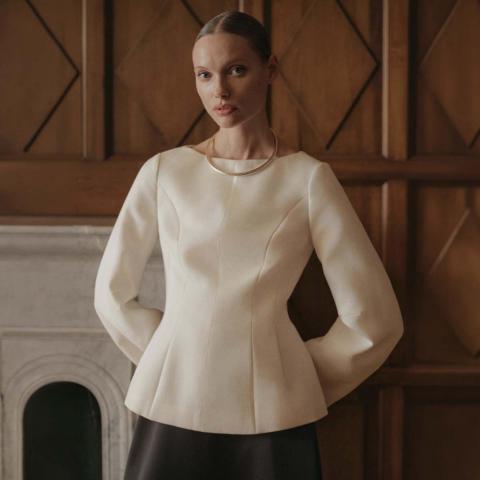 Το λευκό peplum τοπ της άνοιξης