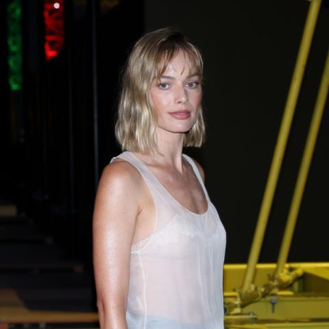 Η Μάργκοτ Ρόμπι με καρέ μαλλιά 