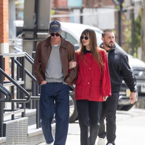 Η Ντακότα Τζόνσον με τον σύντροφό της Role Model