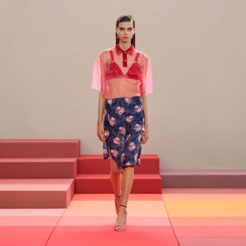 Το κόκκινο ταιριάζει με το μπλε