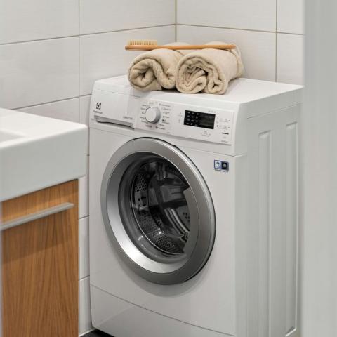 Eίναι συχνό πρόβλημα να τραντάζεται το πλυντήριο ρούχων κατά το στίψιμο