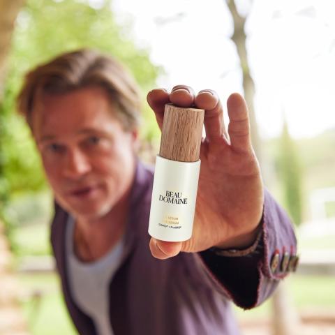 Το skincare brand του Μπραντ Πιτ Beau Domaine κάνει επίσημα ντεμπούτο στην ελληνική αγορά