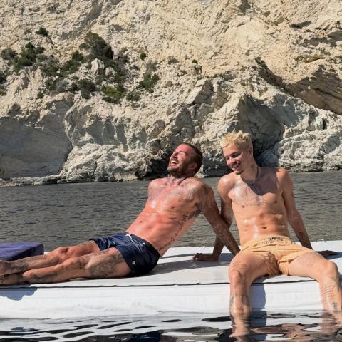 Romeo και David Beckham με μαγιό