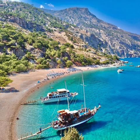 Η παραλία Άπελλα στην Κάρπαθο