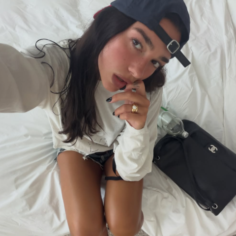 Το μανικιούρ της Dua Lipa