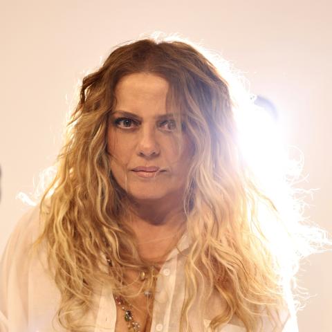Attica Roots Festival: Η Ελένη Τσαλιγοπούλου στα Λιπάσματα Δραπετσώνας -Μια καλοκαιρινή συναυλία που δεν πρέπει να χάσετε