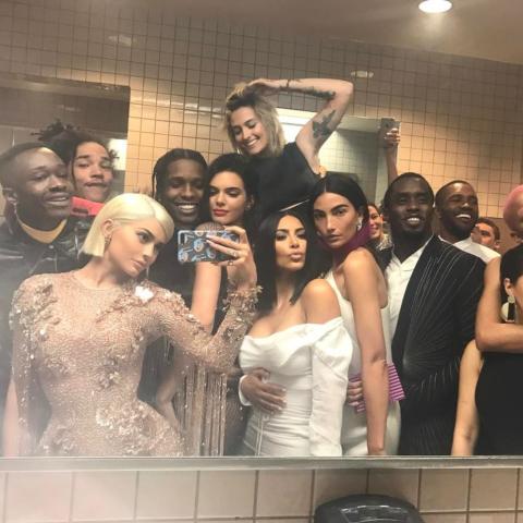 Mirror selfie στο Met Gala