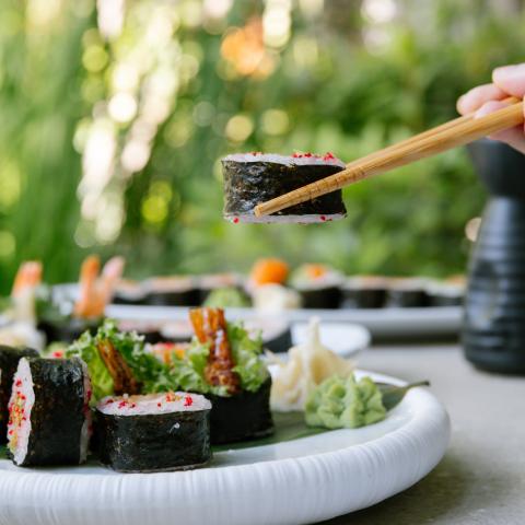 Ο πιο δροσερός κήπος της πόλης απέκτησε sushi menu -Αξίζει να το δοκιμάσετε