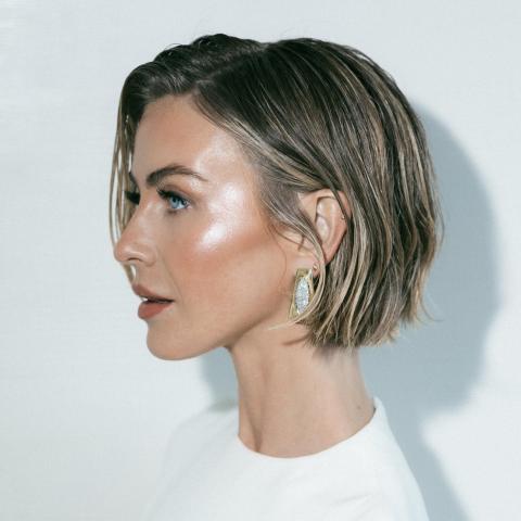 Η Julianne Hough Φωτογραφία/ Instagram: @juleshough