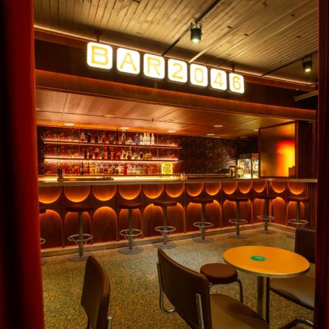 BAR 2046: Το πρώτο μπαρ της Αθήνας μέσα σε κινηματογράφο