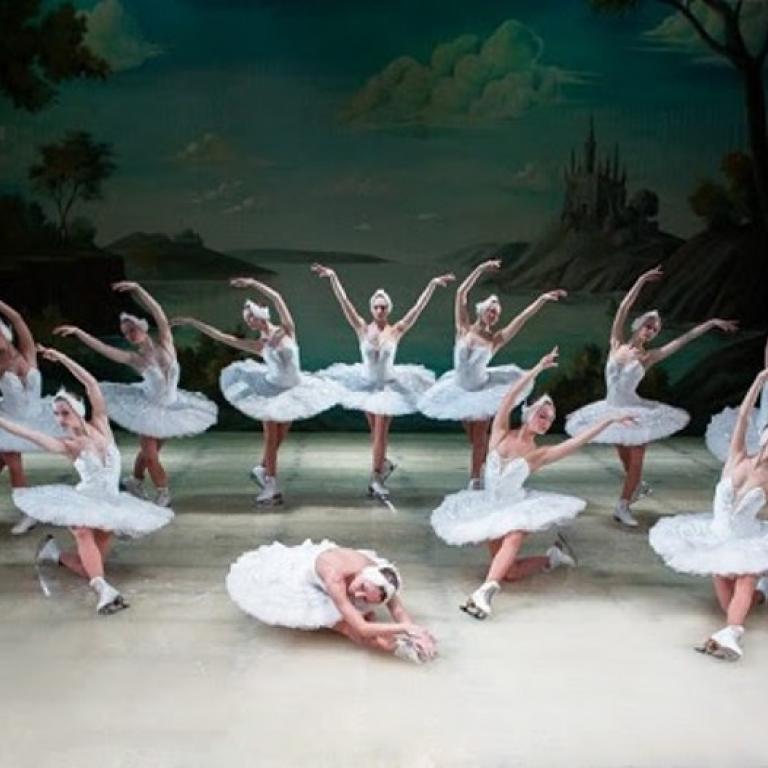 Η λίμνη των κύκνων