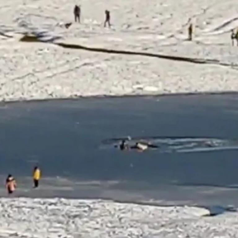 Έσπασε ο πάγος στην επιφάνεια της λίμνης Πλαστήρα