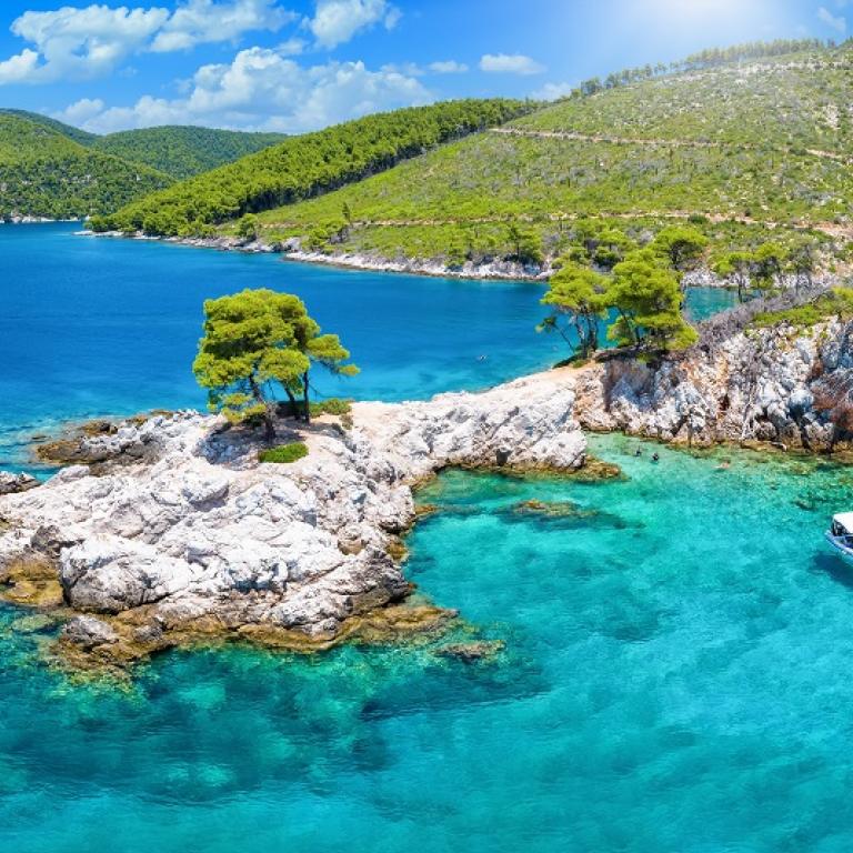 H μαγική παραλία που επιλέγουν όλοι για να παντρευτούν